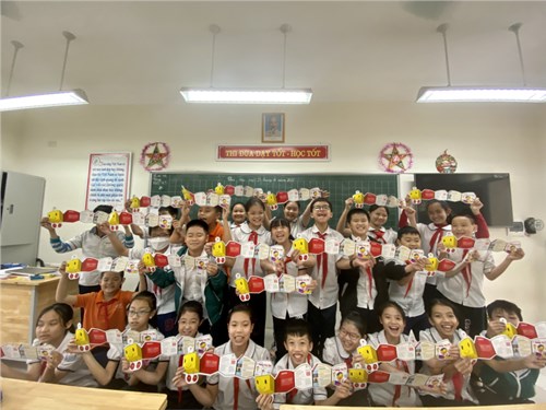 Liên đội tiểu học Kiêu Kỵ tổ chức phát động Sân chơi Ý tưởng trẻ thơ tới các em học sinh tham gia